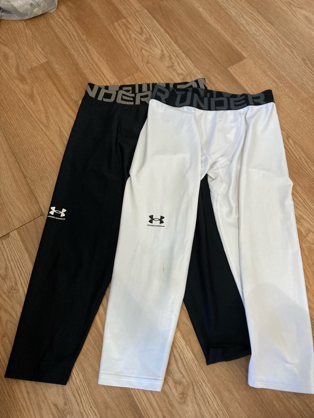 Under Armour Kids Black and White Compression Leggings Heatgear- 2 Pack YLG